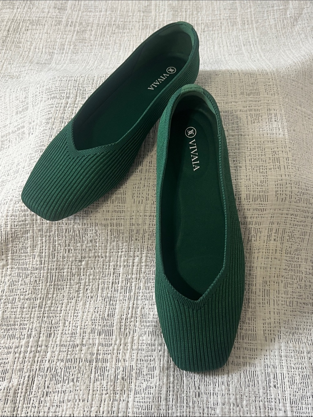Vivaia Square-Toe V-Cut Flats (Margot 2.0)